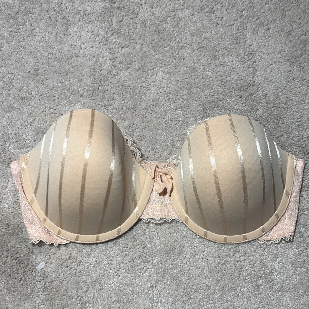 Felina lingerie womans 36C strapless Cream stripe Molded Cup Bra with Underwire